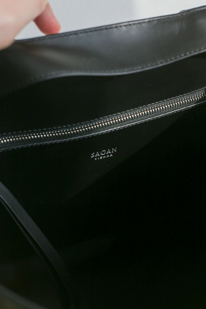 Sagan Vienna Pazar Book Tote aus schwarzem Glattleder, perfekter Zustand, frisch gereinigt und gepflegt – Borsa Nera Wien