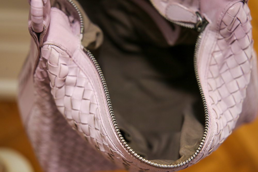 Bottega Veneta Schultertasche in Flieder – Bild 2