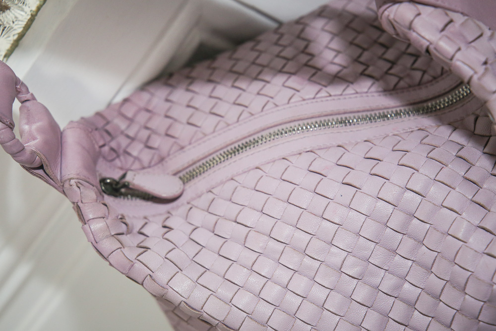 Bottega Veneta Schultertasche in Flieder – Bild 8