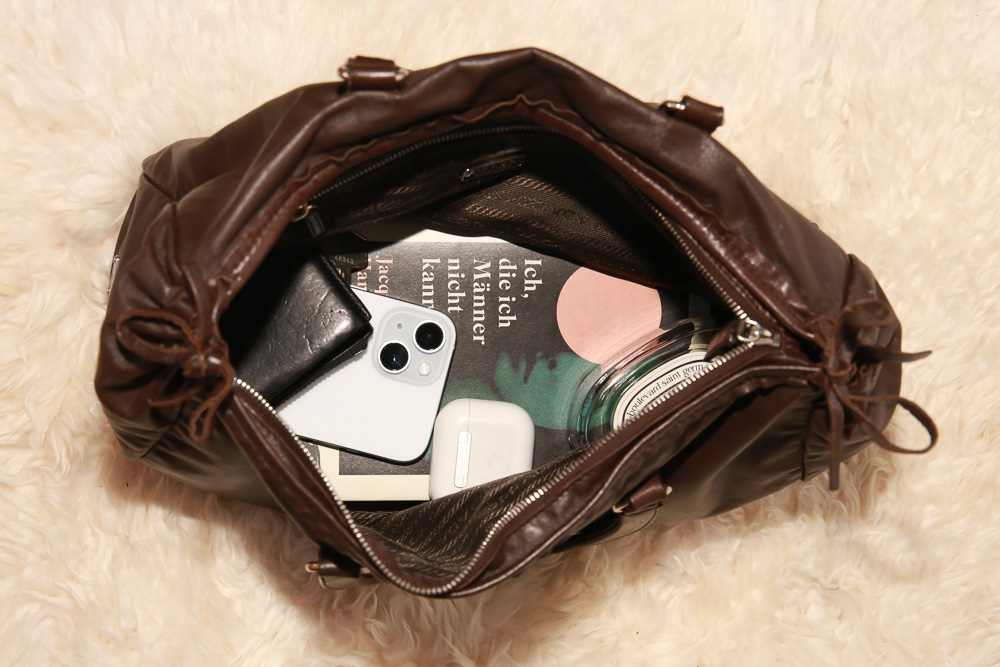 Vintage Prada Bowling Bag – Bild 9