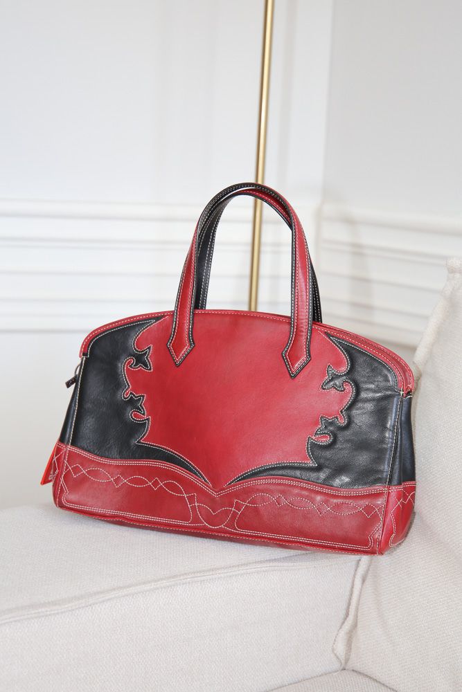 Etro Lederhandtasche in Rot und Schwarz mit dekorativen Nähten, strukturierte Designer Tasche in sehr gutem Zustand – Borsa Nera Wien
