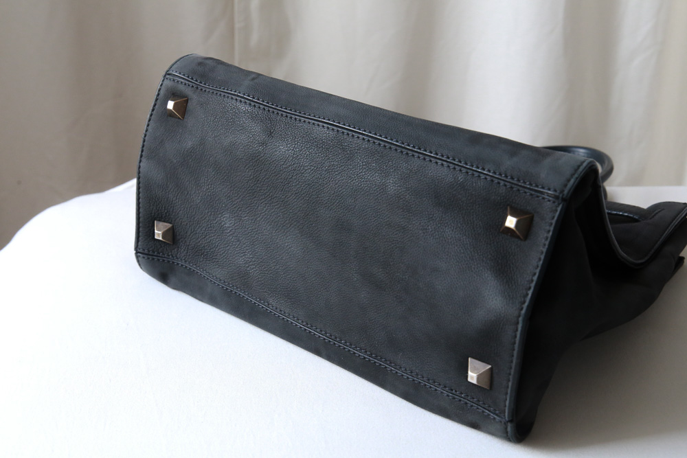Balenciaga Lune Tote Bag aus schwarzem Leder mit markantem Verschluss, große Designer Tasche in sehr gutem Zustand – Borsa Nera Wien