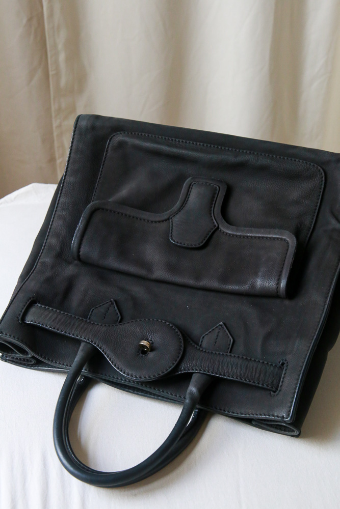 Balenciaga Lune Tote Bag aus schwarzem Leder mit markantem Verschluss, große Designer Tasche in sehr gutem Zustand – Borsa Nera Wien
