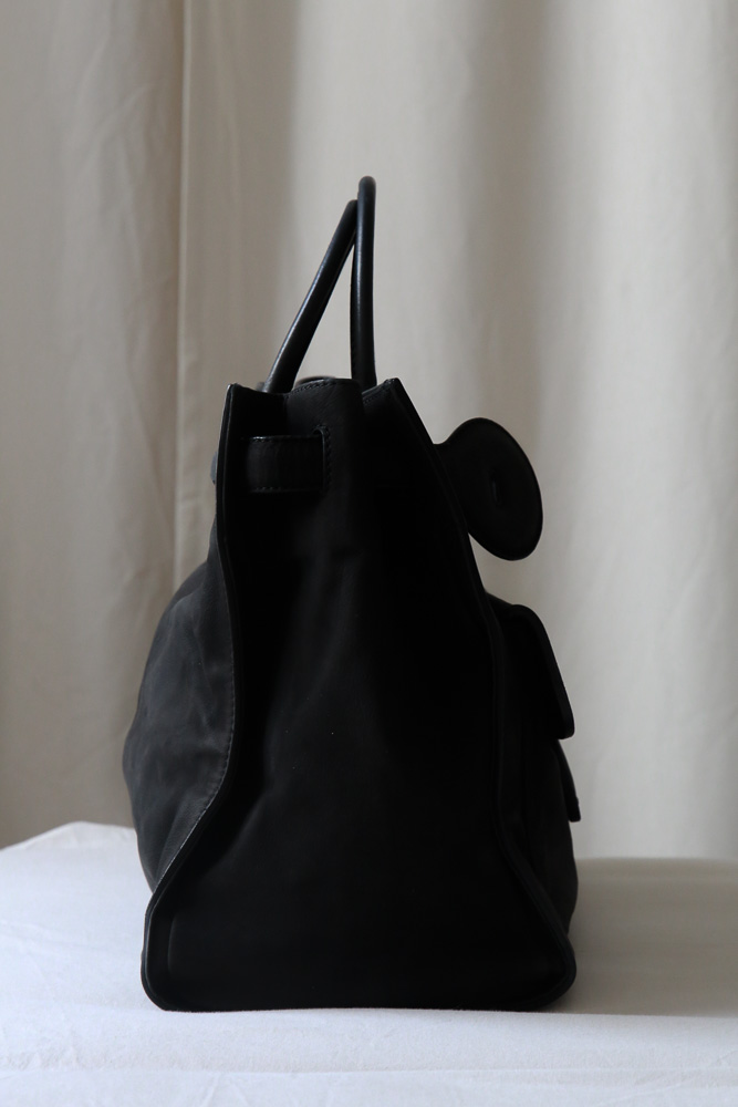 Balenciaga Lune Tote Bag aus schwarzem Leder mit markantem Verschluss, große Designer Tasche in sehr gutem Zustand – Borsa Nera Wien